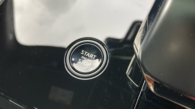 Land Rover Range Rover Sport 4.4 P635 V8 SV Ultimate Edition 5dr Auto Petrol Estate - Image 44